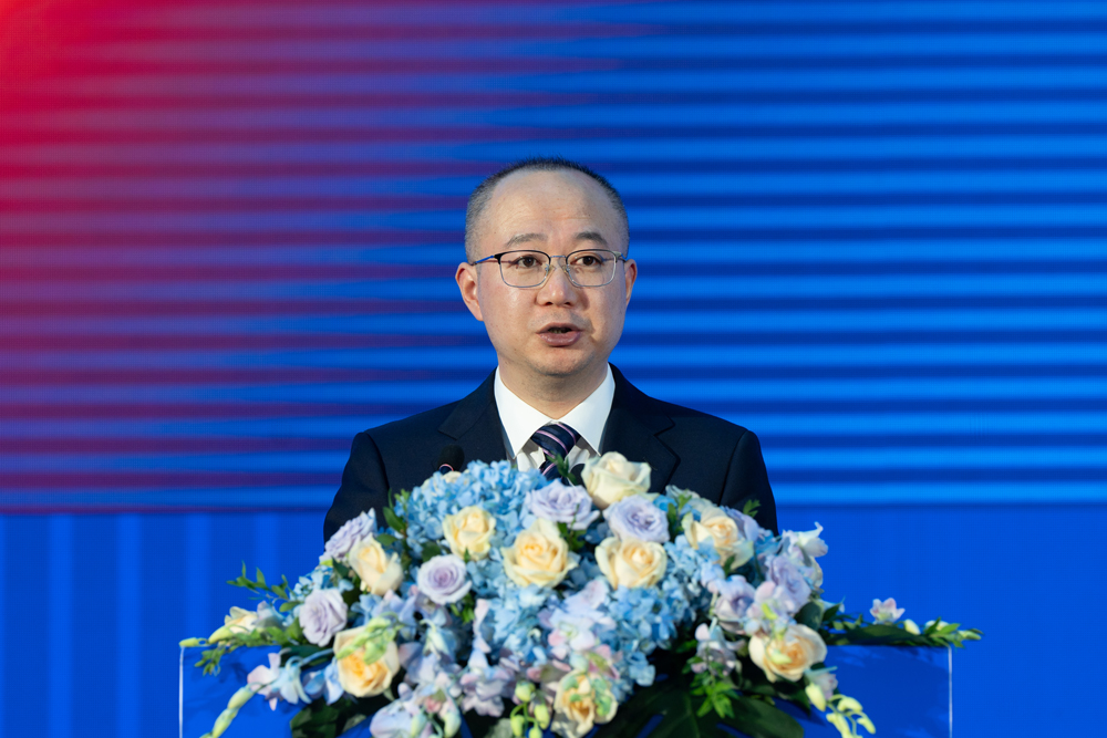 胡一飞.jpg